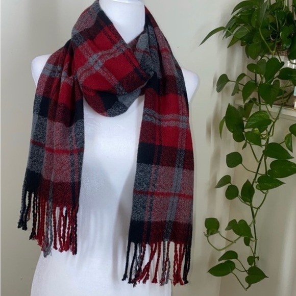 Tartan Plaid Fringe Scarf - Picture 2 of 3